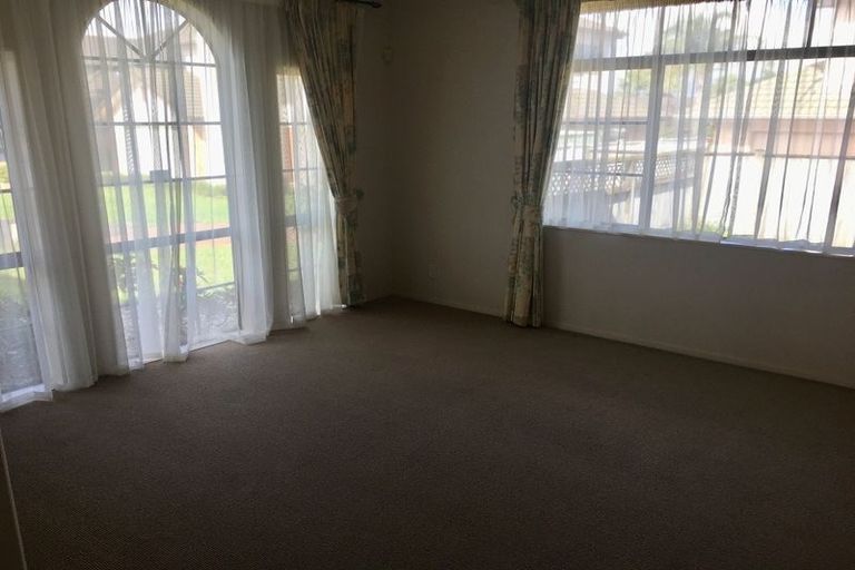 Photo of property in 31 Heyington Way, East Tamaki Heights, Auckland, 2016