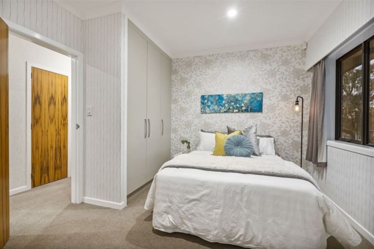 Photo of property in 37 Parkhill Road, Mellons Bay, Auckland, 2014