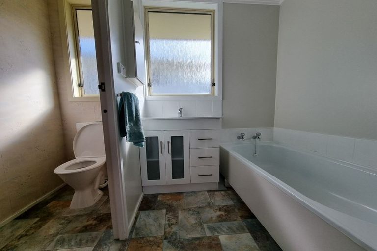 Photo of property in 27 Viewmont Drive, Harbour View, Lower Hutt, 5010