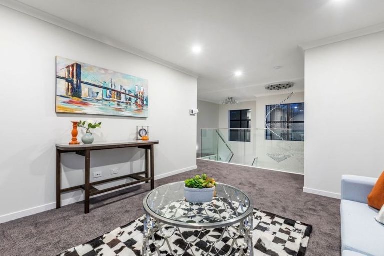 Photo of property in 5 Johns Creek Crescent, Silverdale, 0932