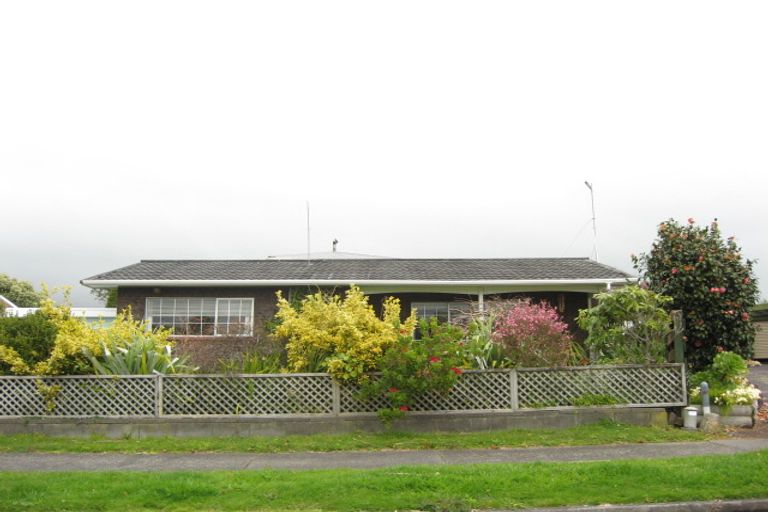 Photo of property in 10 Prudence Place, Oakura, 4314