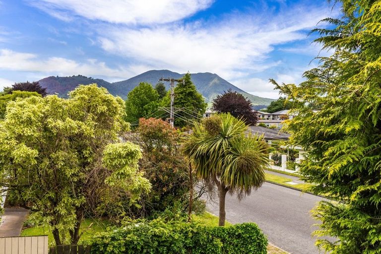 Photo of property in 6 Liston Avenue, Hilltop, Taupo, 3330