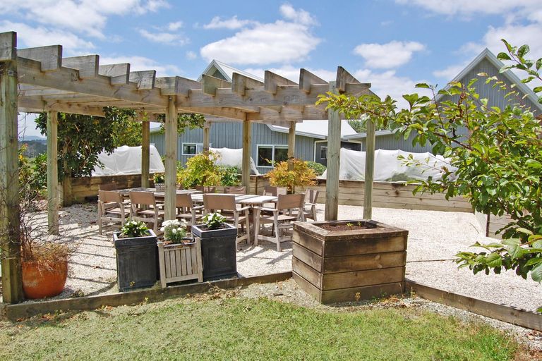 Photo of property in 30 Rangiora Road, Kaiwaka, 0573