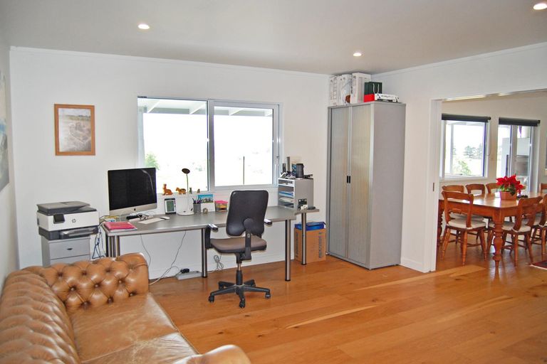 Photo of property in 30 Rangiora Road, Kaiwaka, 0573