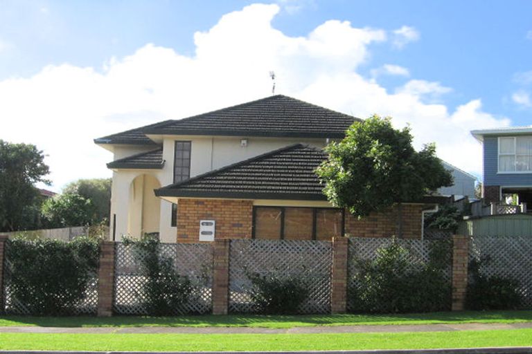 Photo of property in 154 Bucklands Beach Road, Bucklands Beach, Auckland, 2012