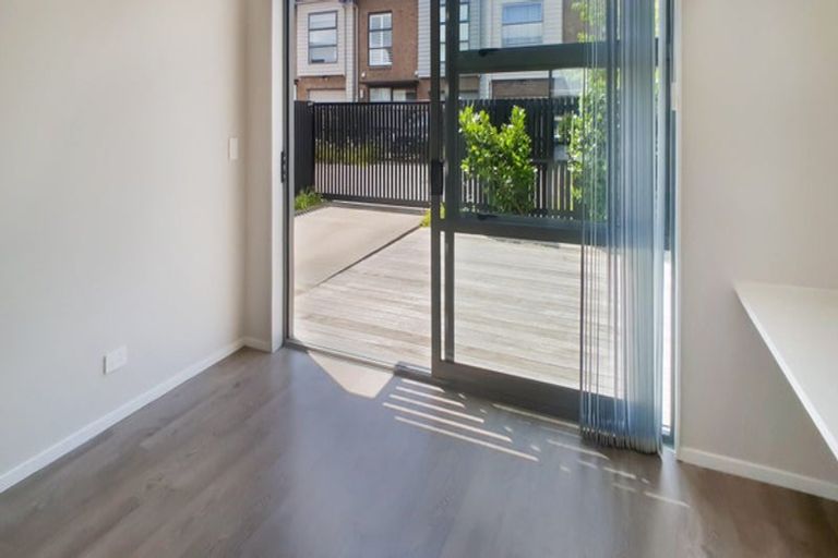 Photo of property in 18 Oioi Road, Hobsonville, Auckland, 0616