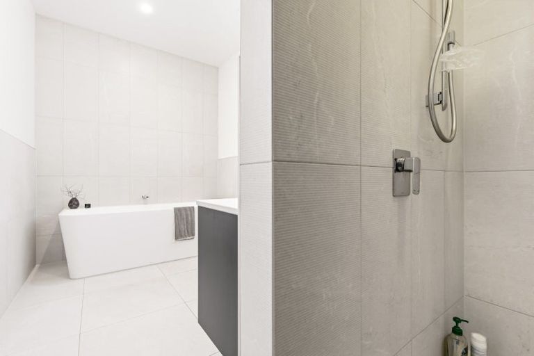 Photo of property in 1 Woodstock Road, Fairfield, Hamilton, 3214