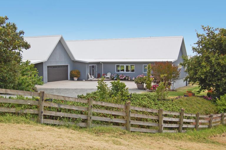 Photo of property in 30 Rangiora Road, Kaiwaka, 0573