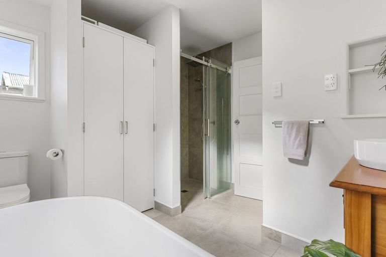 Photo of property in 2/231 Hurstmere Road, Takapuna, Auckland, 0622