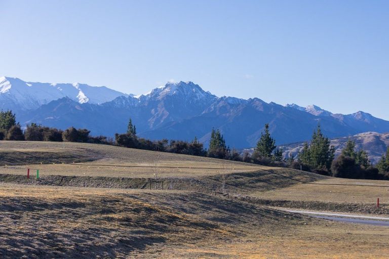 Photo of property in 32 Carrickmore Crescent, Wanaka, 9305