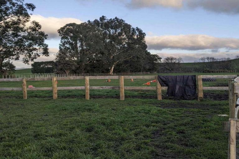 Photo of property in 19 Black Road, Ashley Clinton, Takapau, 4286