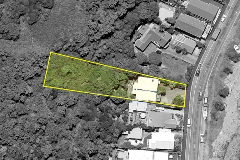 Photo of property in 115 Breaker Bay Road, Breaker Bay, Wellington, 6022
