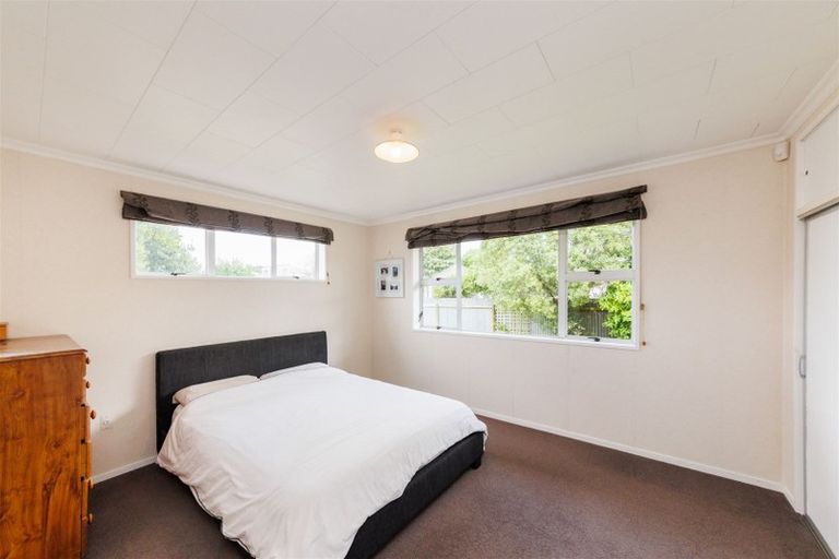 Photo of property in 20 Westhaven Grove, Takaro, Palmerston North, 4412