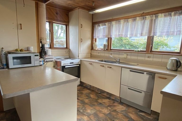 Photo of property in 70 Winters Road, Redwood, Christchurch, 8051