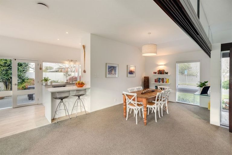 Photo of property in 2 Rutherglen Avenue, Ilam, Christchurch, 8041