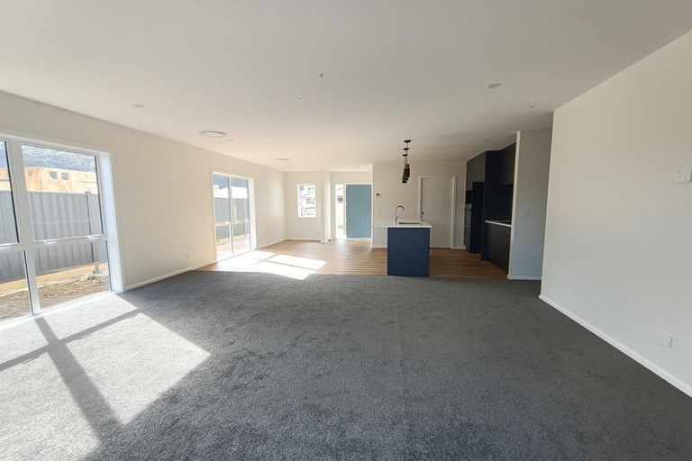 Photo of property in 28 Cynisca Crescent, Wallaceville, Upper Hutt, 5018