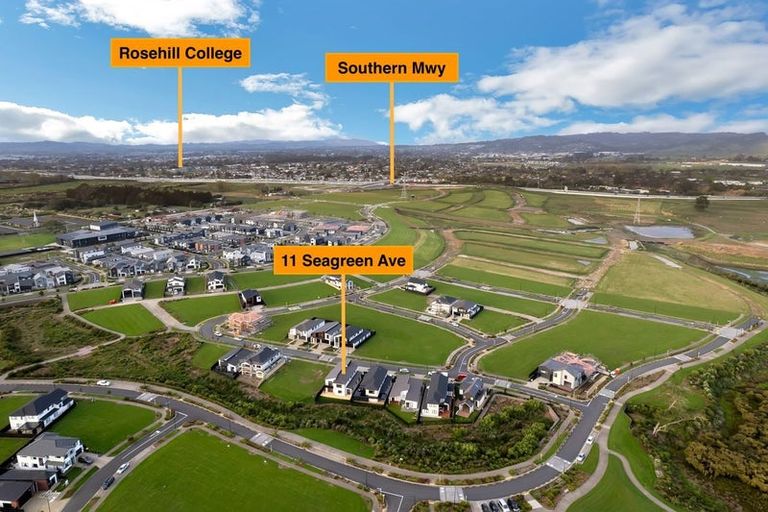 Photo of property in 11 Seagreen Avenue, Rosehill, Papakura, 2113