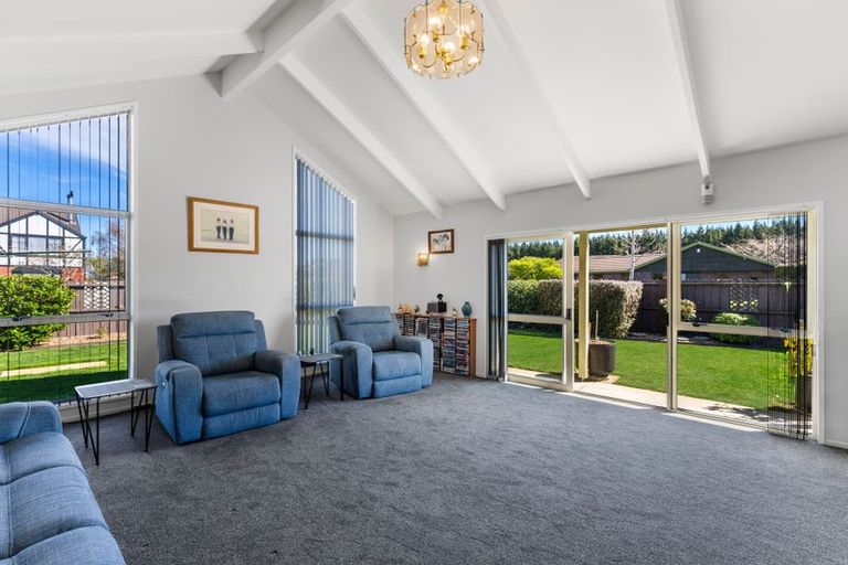Photo of property in 150 Royal Park Drive, Parklands, Christchurch, 8083