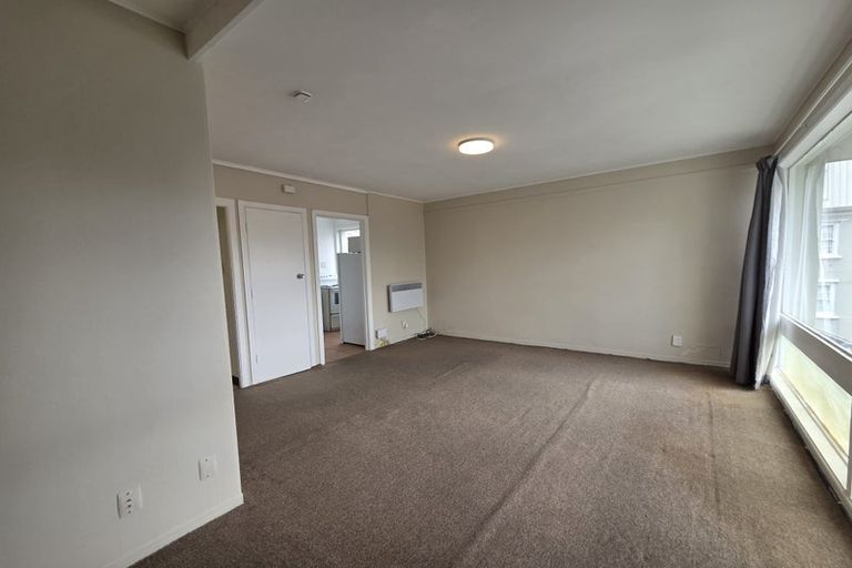 Photo of property in Churchill Flats, 213 The Terrace, Wellington Central, Wellington, 6011