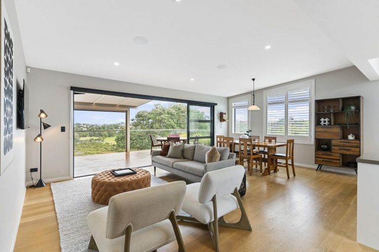 Photo of property in 99 Exmouth Road, Northcote, Auckland, 0627