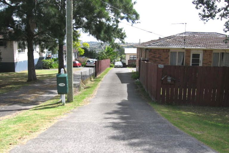 Photo of property in 1/246 East Coast Road, Forrest Hill, Auckland, 0620