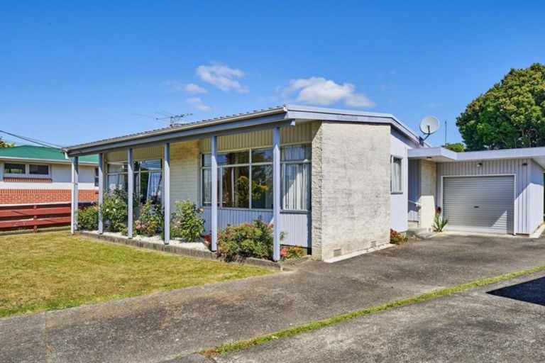 Photo of property in 11 Rosebank Avenue, Avalon, Lower Hutt, 5011