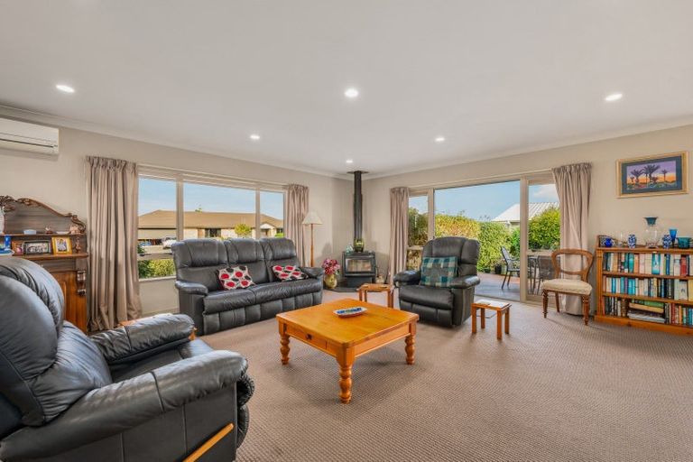 Photo of property in 21 Pukawa Place, Feilding, 4702