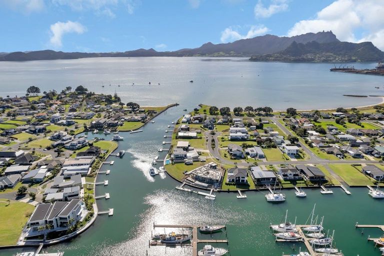 Photo of property in 18 Mariners Haven, One Tree Point, 0118