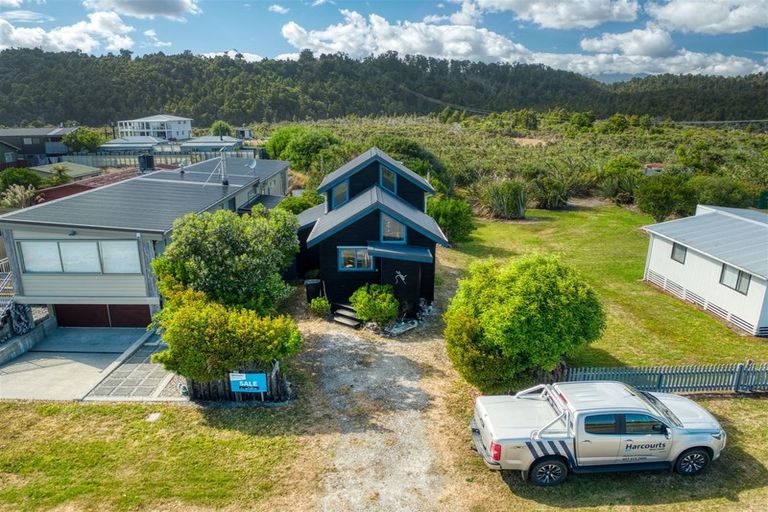 Photo of property in 33 The Strand, Okarito, Whataroa, 7886