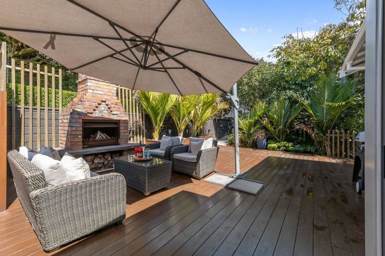 Photo of property in 122 Pendarves Street, New Plymouth, 4312