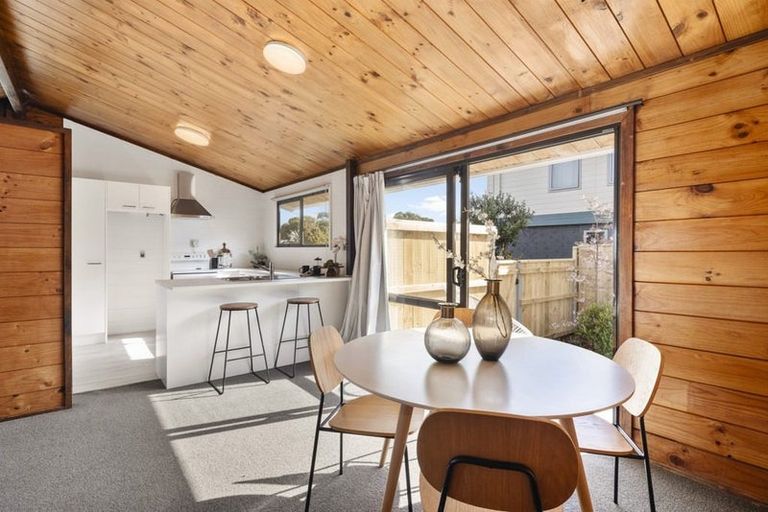 Photo of property in 5 Arahanga Grove, Maupuia, Wellington, 6022