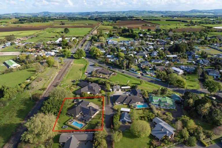 Photo of property in 24 Glencairn Place, Buckland, Pukekohe, 2677