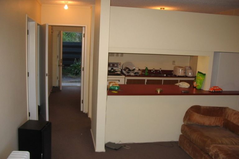 Photo of property in 2/219 Grant Road, Thorndon, Wellington, 6011