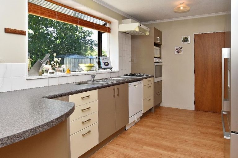 Photo of property in 11 Sunbeam Place, Halswell, Christchurch, 8025