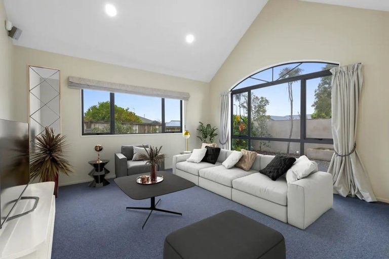 Photo of property in 11 Chatswood Place, Rototuna, Hamilton, 3210