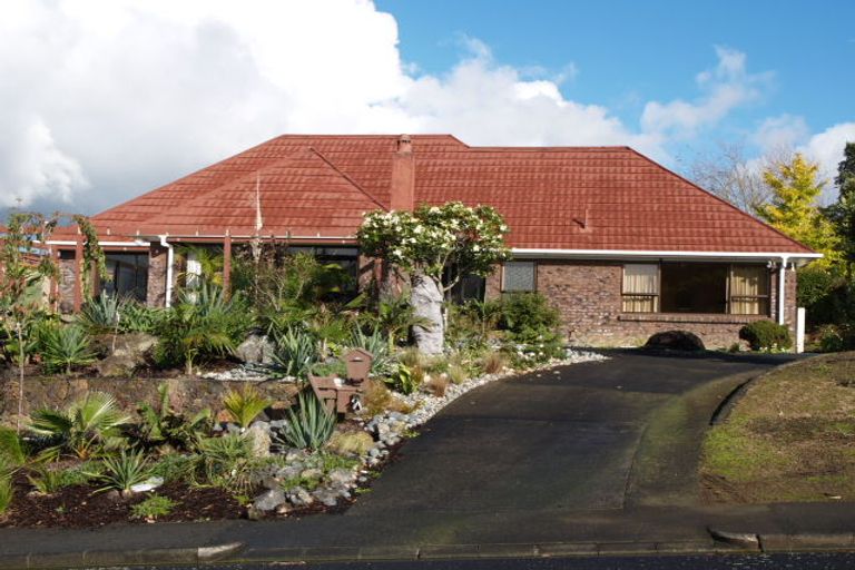 Photo of property in 1b Tanglewood Place, Cockle Bay, Auckland, 2014