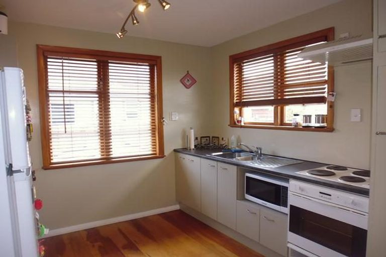 Photo of property in 8 Atiawa Crescent, Waiwhetu, Lower Hutt, 5010