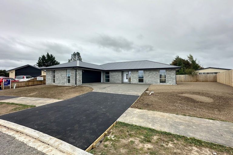 Photo of property in 54 Suffolk Drive, Kirwee, 7571