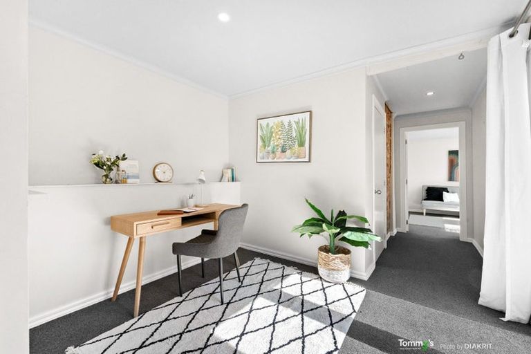 Photo of property in 58 Fairview Crescent, Kelburn, Wellington, 6012