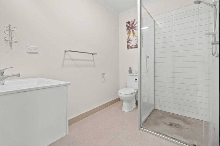 Photo of property in 11 Fermi Lane, Papakura, 2110