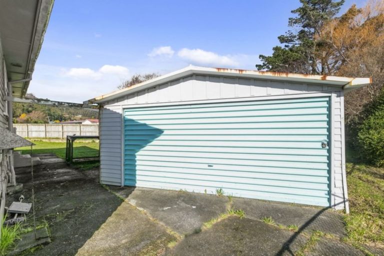 Photo of property in 17 Mckay Street, Wainuiomata, Lower Hutt, 5014