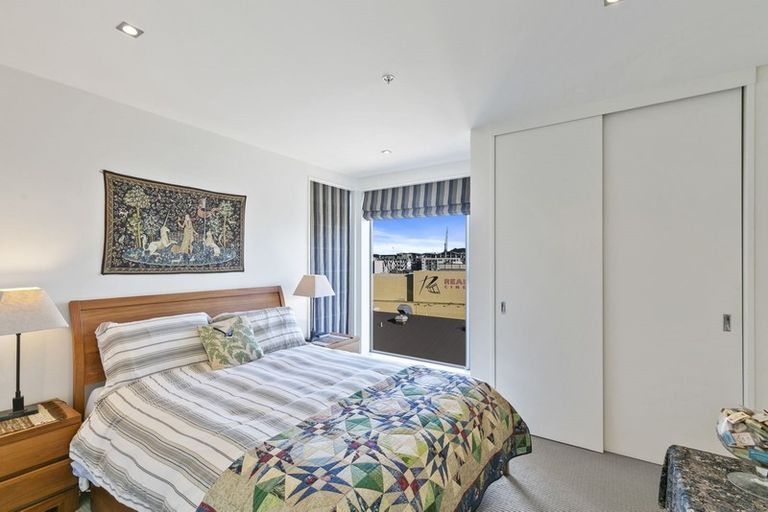 Photo of property in Portal Apartments, 8a/42 Cable Street, Te Aro, Wellington, 6011