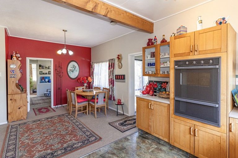 Photo of property in 15 Nikau Street, Tawhero, Whanganui, 4501