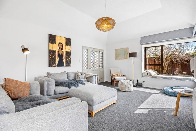 Photo of property in 2/50 Ambleside Drive, Burnside, Christchurch, 8053