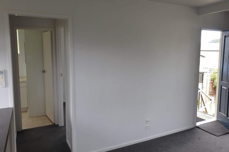 Photo of property in 5 Rapaki Place, Te Atatu Peninsula, Auckland, 0610
