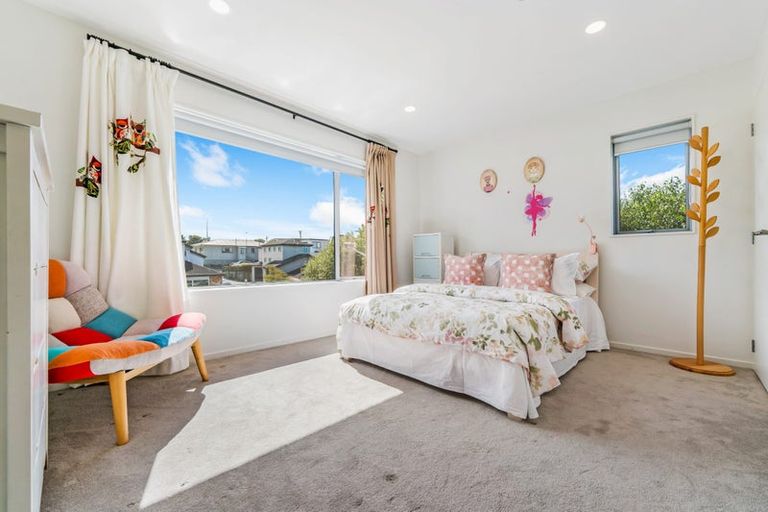 Photo of property in 11 Andara Close, Pinehill, Auckland, 0632