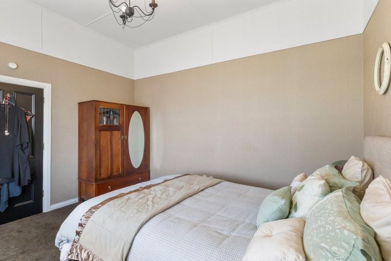 Photo of property in 39 Mako Mako Road, Levin, 5510