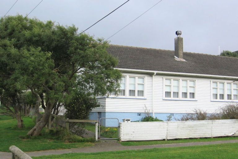 Photo of property in 91 Broderick Road, Johnsonville, Wellington, 6037