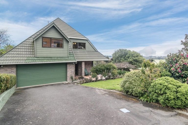 Photo of property in 14 Amokura Street, Waikanae, 5036