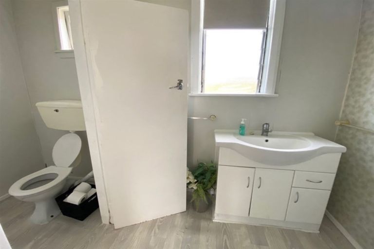 Photo of property in 16 Lanark Street, Balclutha, 9230